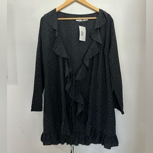 MIDI dress, ties in center on inside